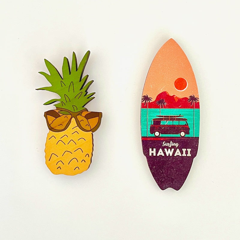 Pineapple and surfboard magnet